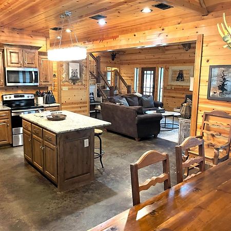 4Br/3Bth Family Cabin With A Hot Tub, Sleeps 14 Broken Bow Eksteriør billede