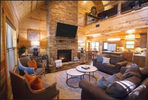 4Br/3Bth Family Cabin With A Hot Tub, Sleeps 14 Broken Bow Eksteriør billede